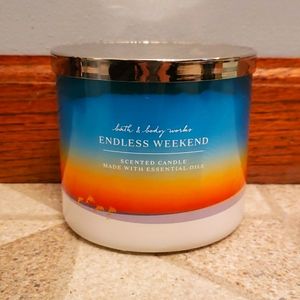 Bath and Body Works Endless Weekend 3 Wick Candle